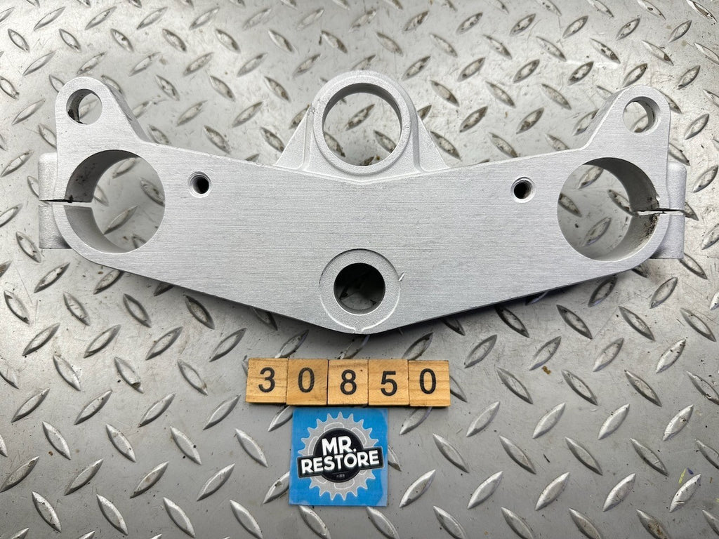 Suzuki GSXR1100 L 1990 Upper Fork Clamp Crown Tree Bridge