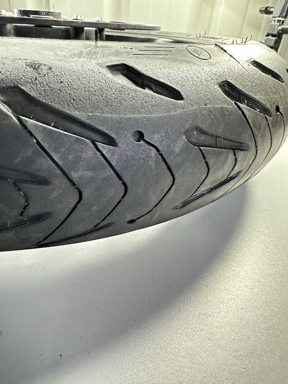 Yamaha XJR1300 '04-16' Front Wheel , Discs & Useable Michelin Road 5 2CT Tyre