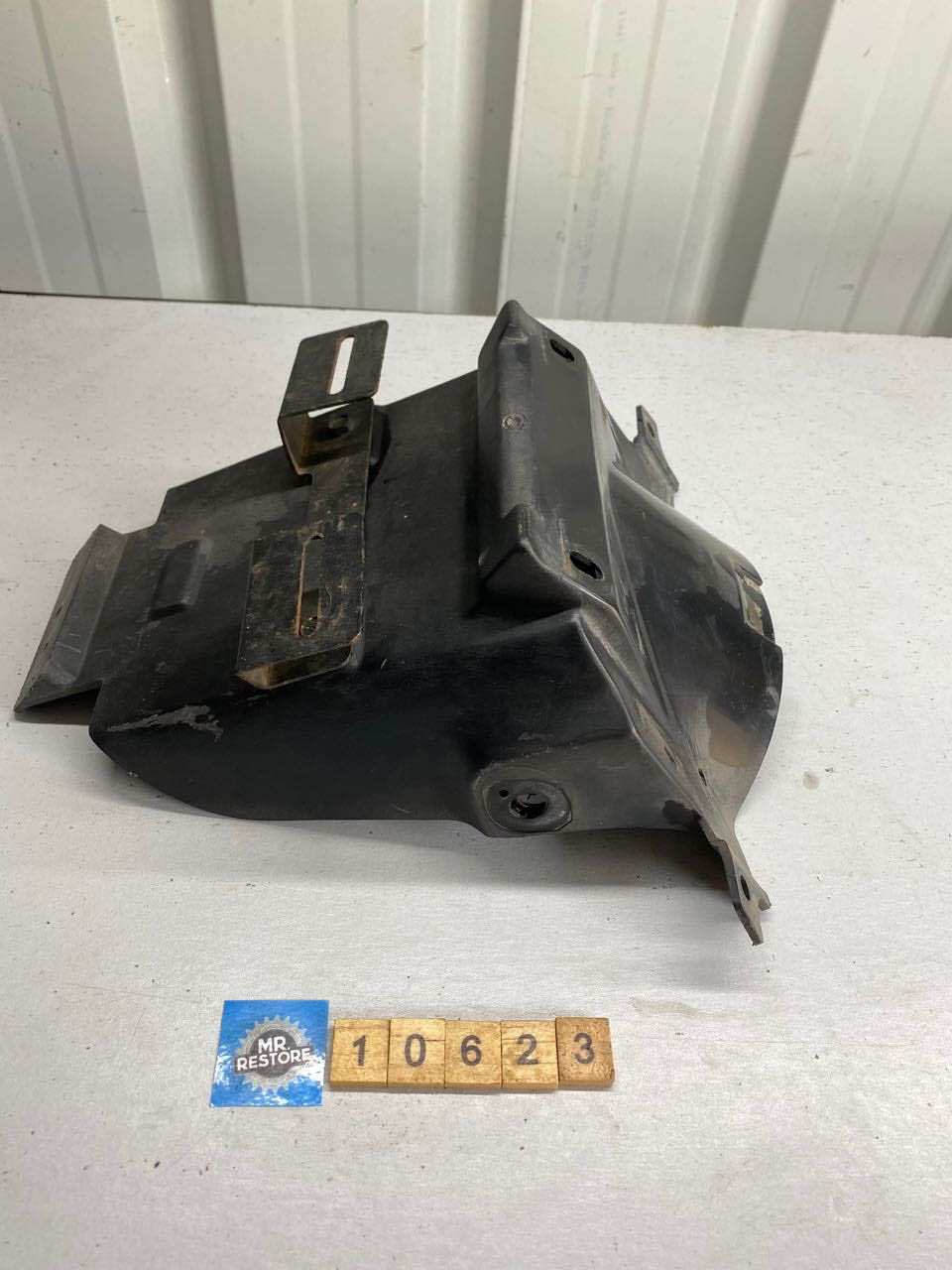 Suzuki GSX250F Across Rear Mudguard Fender Registration Plate Bracket
