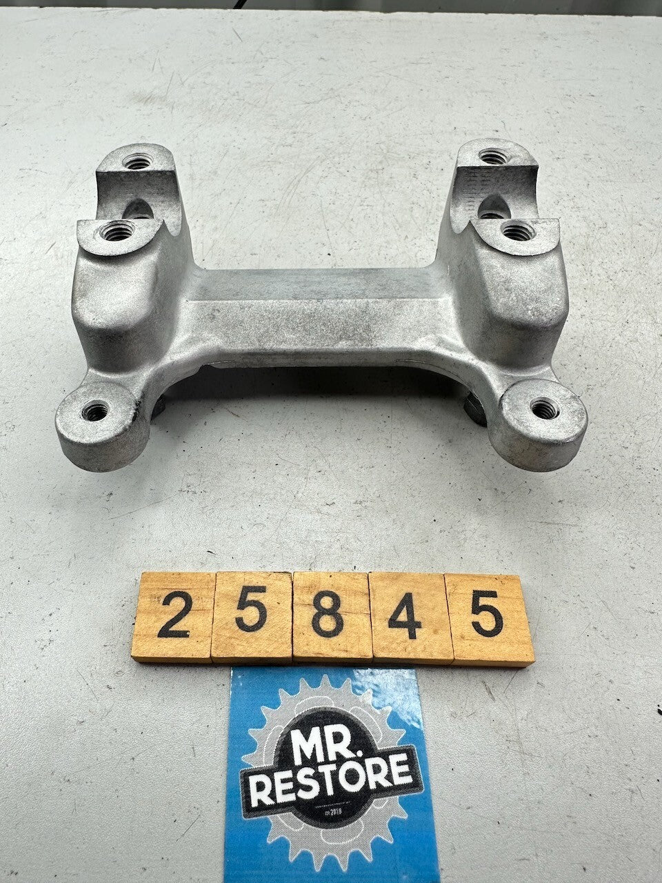 Honda CB250N CB400N Lower Handlebar Clamp