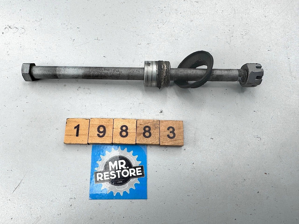 Yamaha V90 T 1982 Front Wheel Axle Bolt, Spacer & Nut