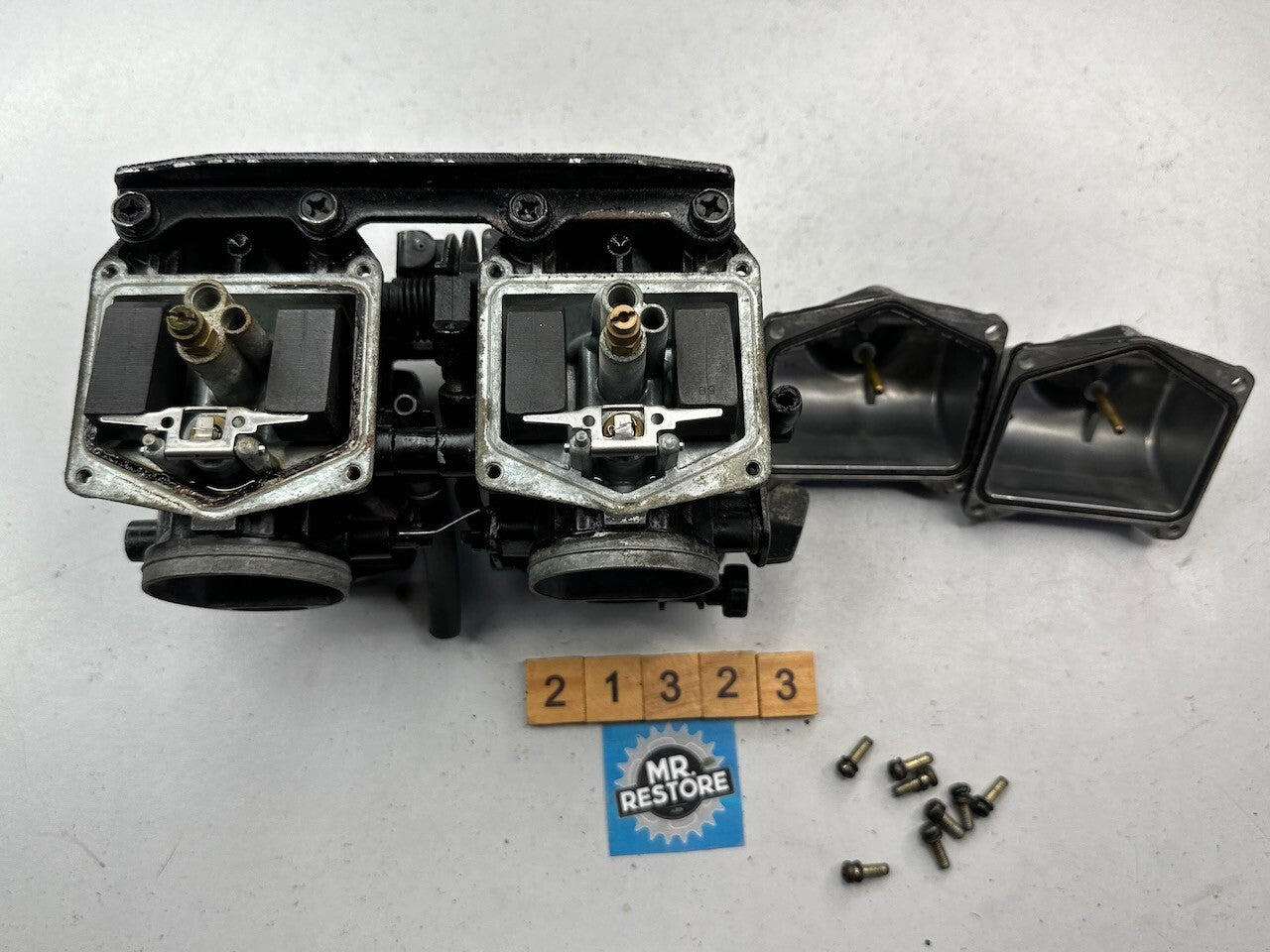 Kawasaki GPZ305 EX305 GPZ250 Belt Drive Keihin Carburettors Carbs 16001-1810
