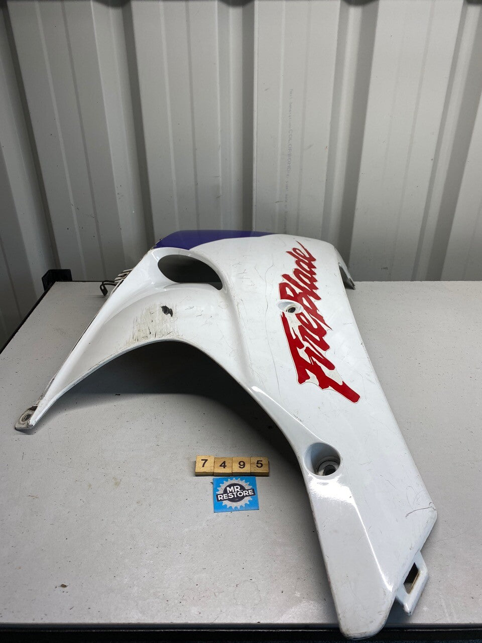 Honda CBR900RR Fireblade 1996-1997 Lower RH Fairing 64420-MASA-0000
