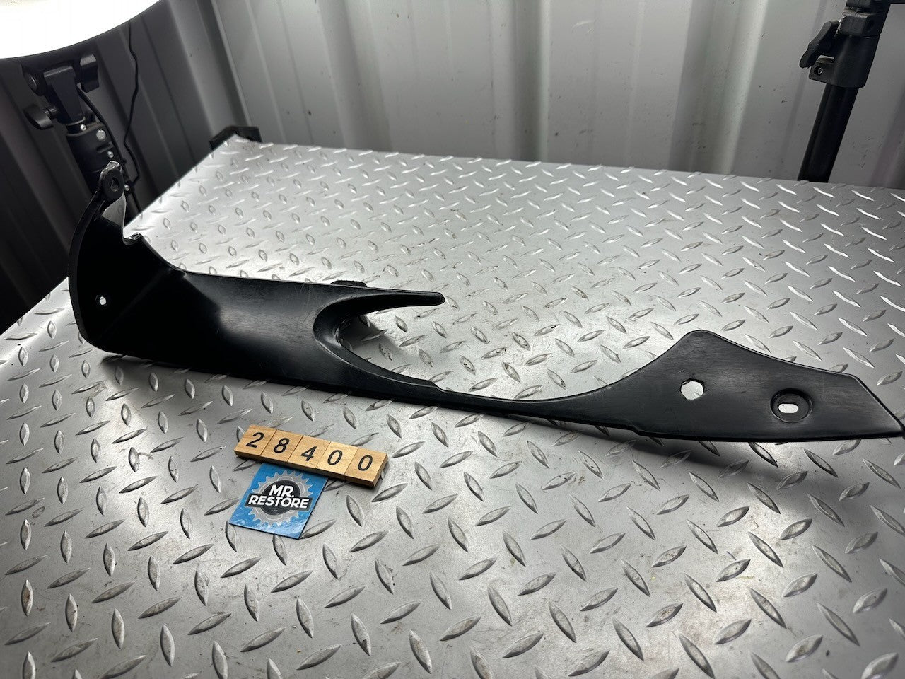 Yamaha FZR250R FZR250 3LN Right Panel Fairing 2 - 3LN-2835V-50