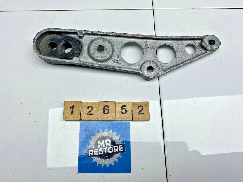 Kawasaki GPZ250R R/H Rear Indicator Bracket & Rubber Mount
