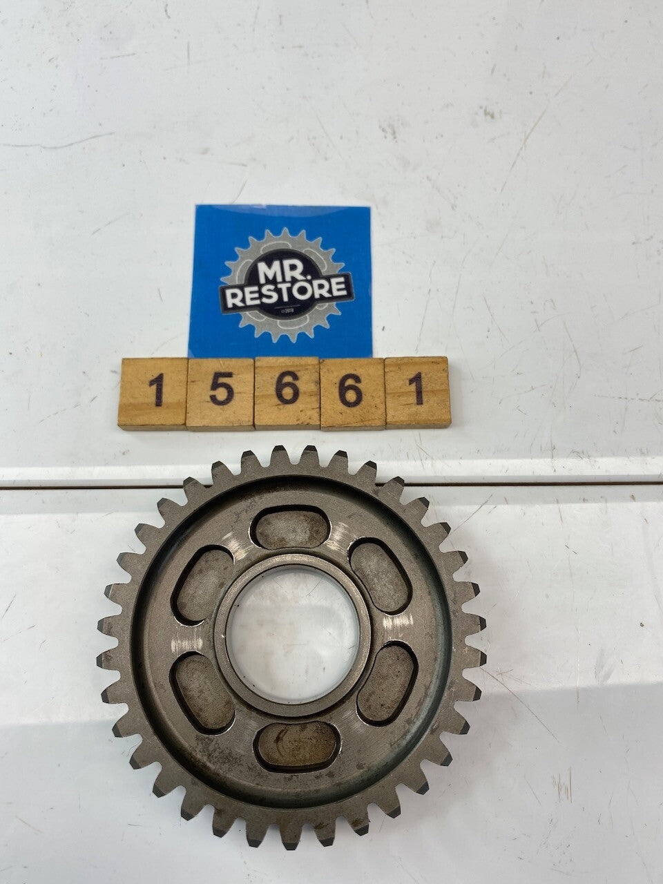 Suzuki XN85 Turbo - 2nd Driven gear 24321-09301
