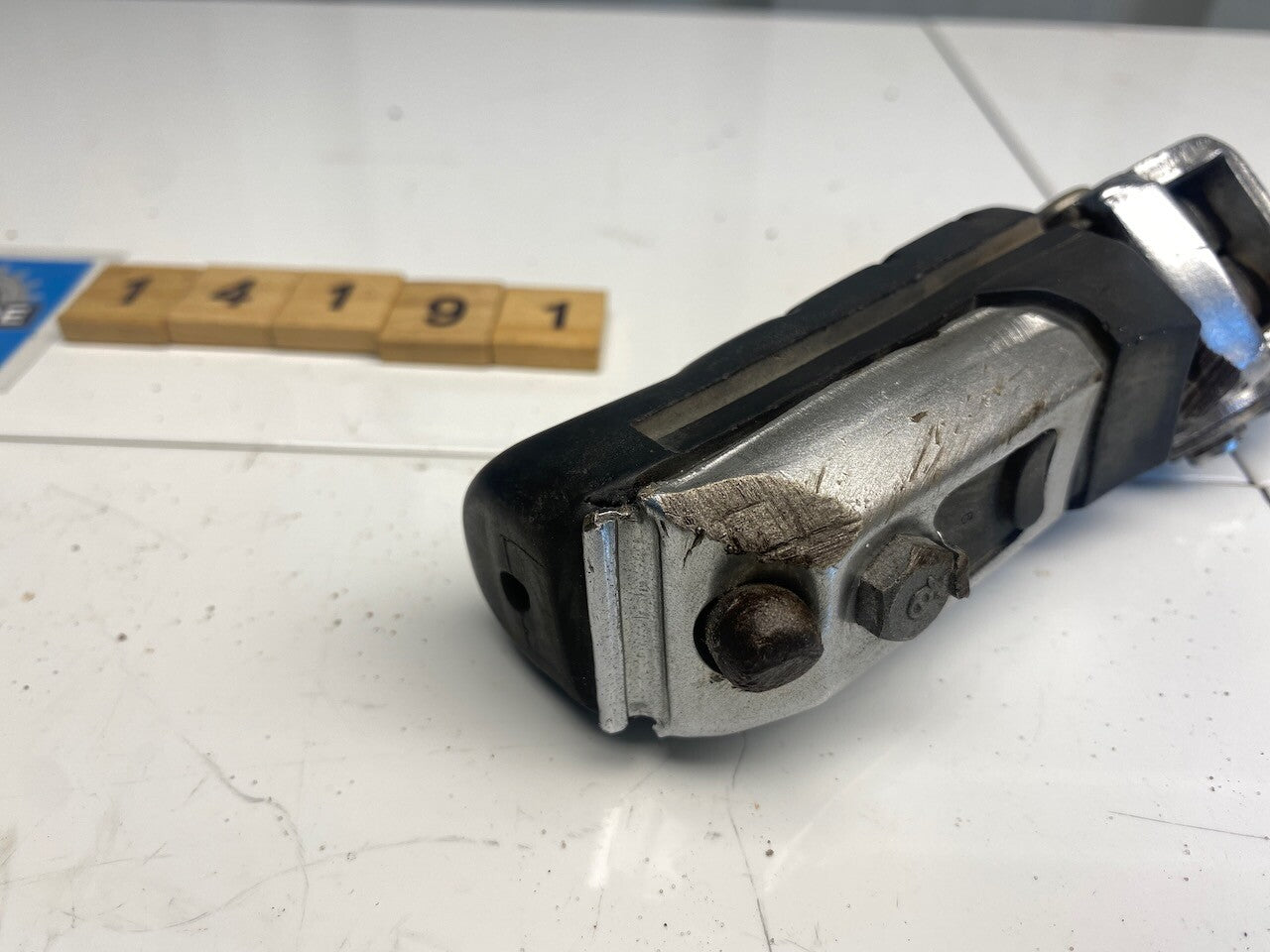Honda VF1000 1984 R/H Rider Main Step Peg & Bracket 50630-MB6-630