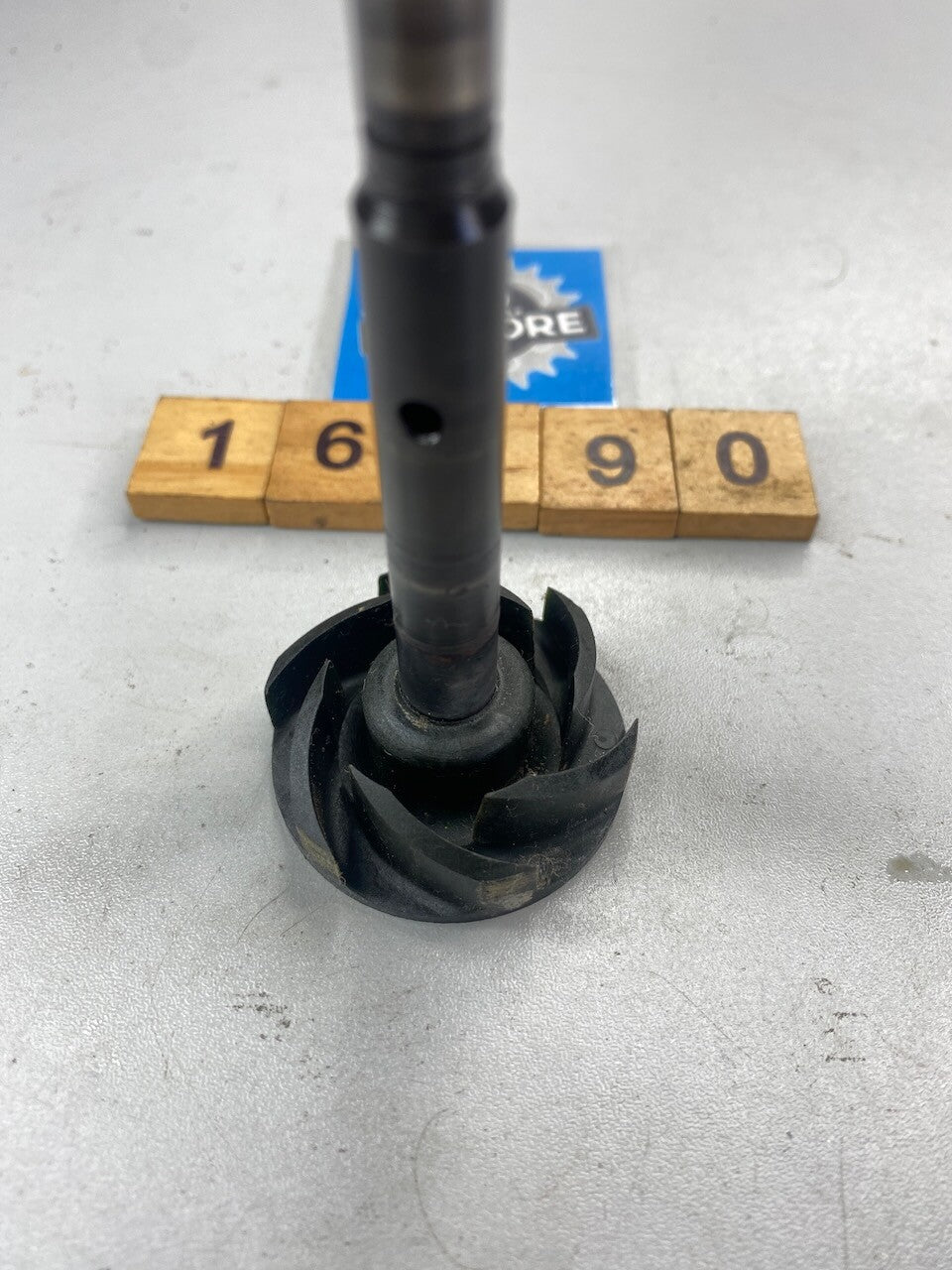 Yamaha RD350LC RD250LC RZ250 RZ350 Impeller Shaft Assy. 4L0-12450-01