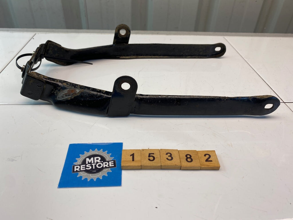 Suzuki GS1000 GS850 GSX1100 GSX750 Rear Fender Mudguard Stay Bracket 63120-49000