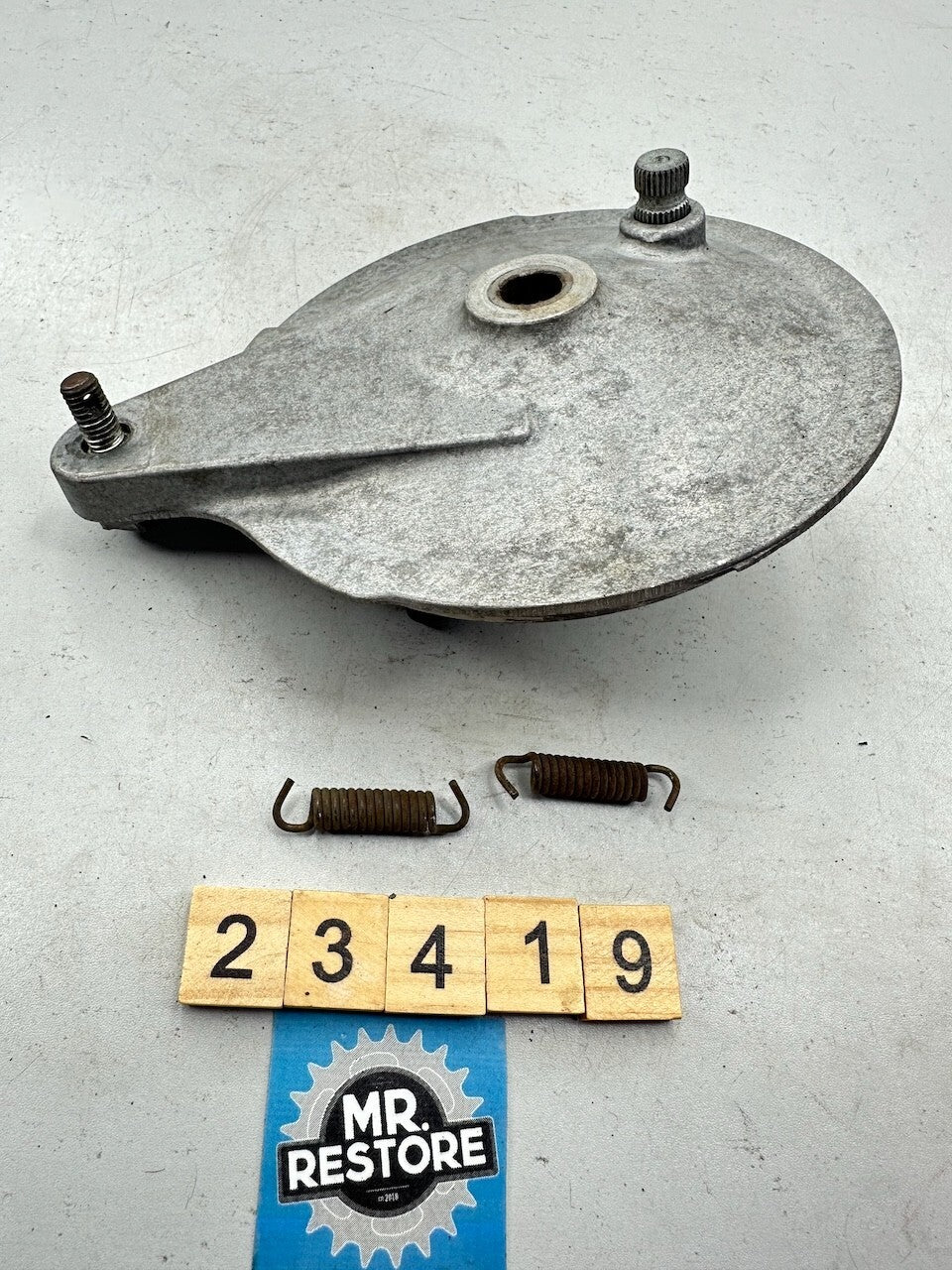 Yamaha U5E YGS1 MG1T MJ2 V90 V80 V70 Rear Brake Shoe Plate 102-25321