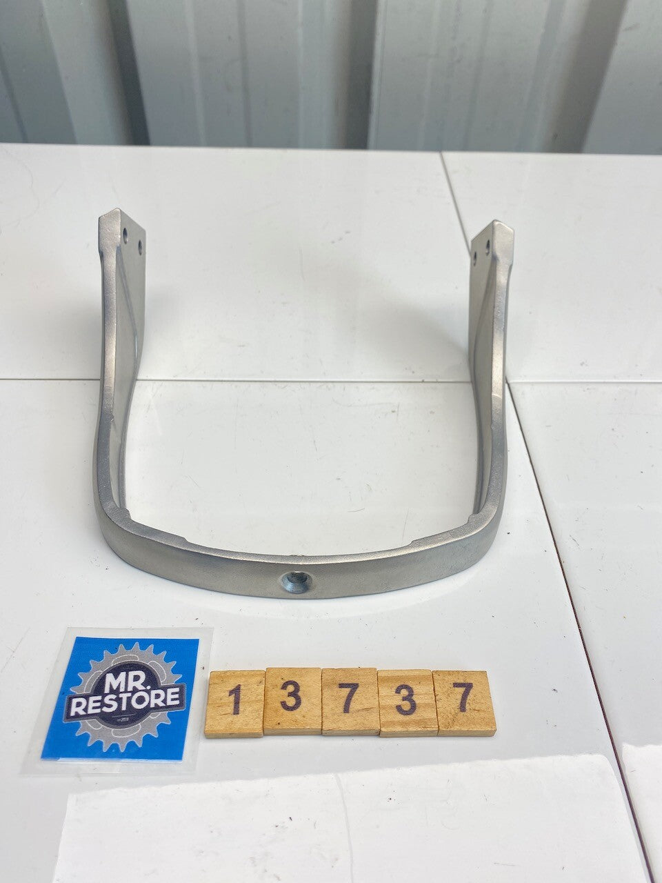 Kawasaki GPZ900R GPZ750R Front Mudguard Brace - Reconditioned