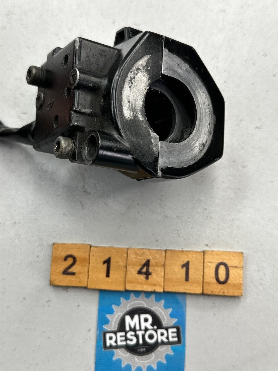 Yamaha TZR250 1KT 2MA SDR200 R/H Handlebar Switch 1KT-83975