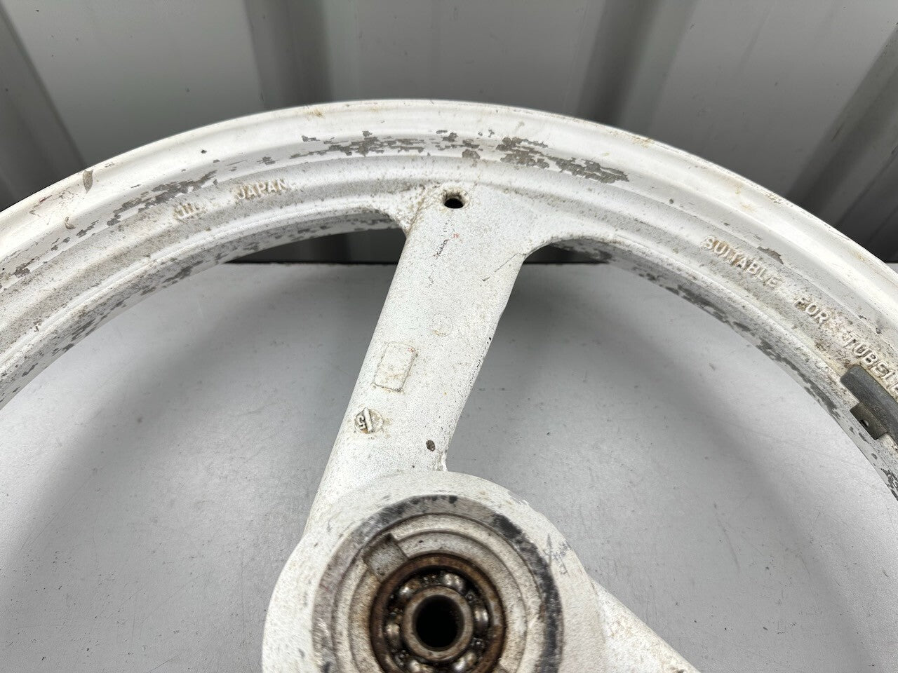 Yamaha TZR250 1KT 2MA Front Wheel 17 x 2.15 (F-33)