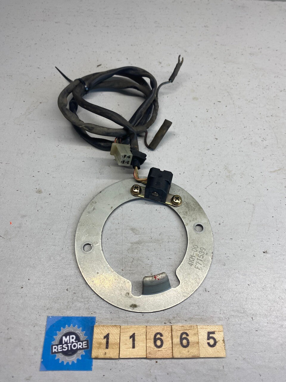 Yamaha XJ900 S Ignition Pickup Coil & Plate 4KM-81671