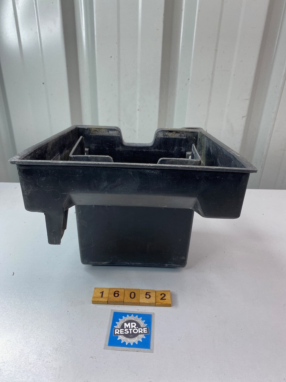 Kawasaki GPZ900 R ZX900 Battery Case Holder 32097-1102