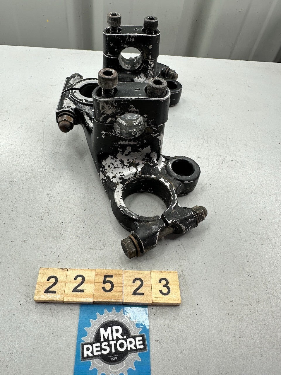 Yamaha XJ650 1982 Triple Tree Fork Clamp 16G-23340  16G-23435-00-98