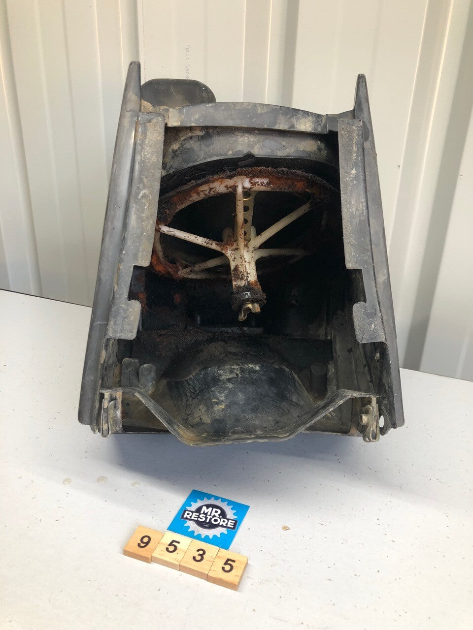 Suzuki RM 125 1996 Air Box 13700-36E00