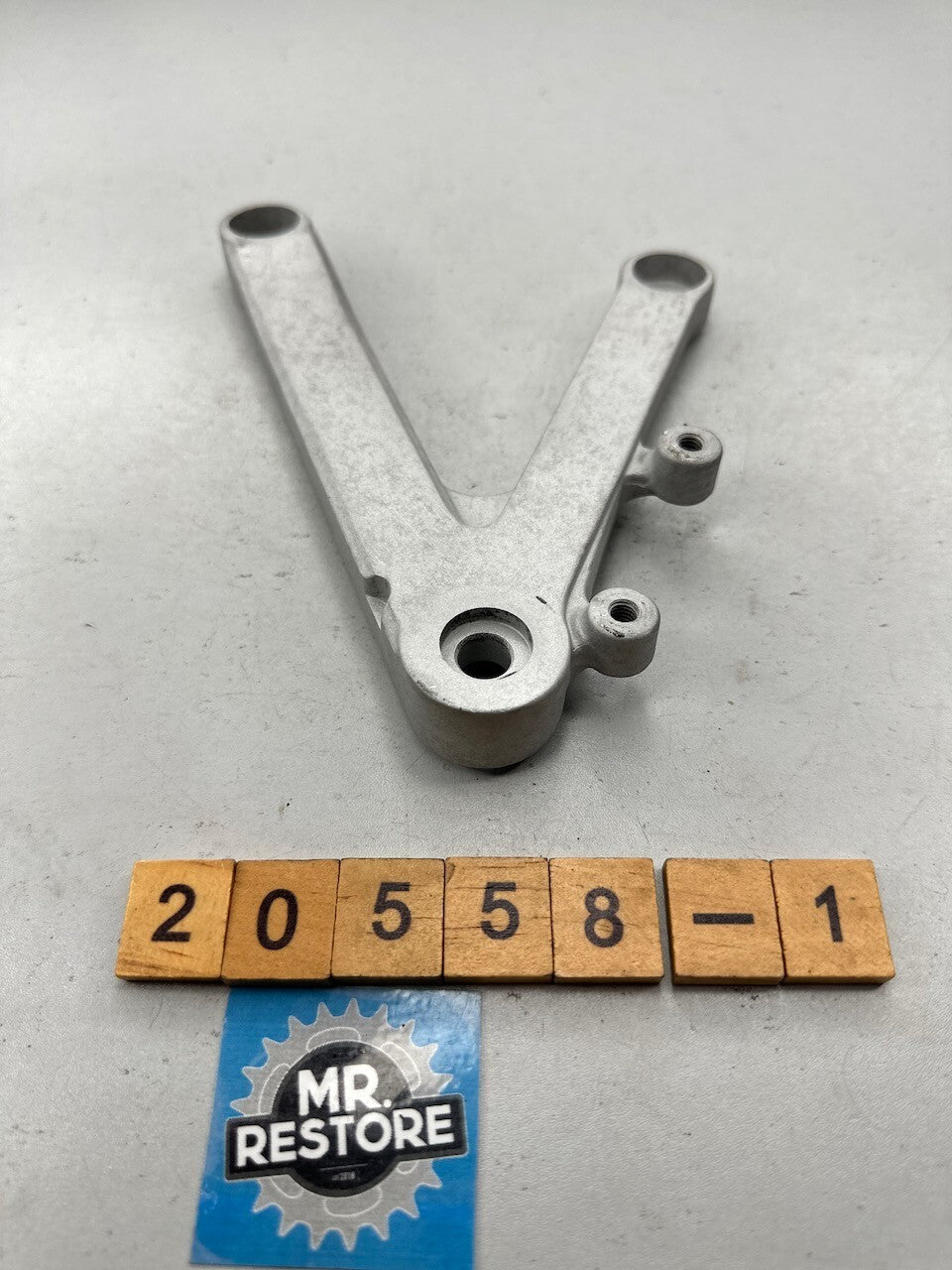 Honda CBR250RR MC22 L/H Footrest Foot Peg Bracket OEM 50700-KAZ