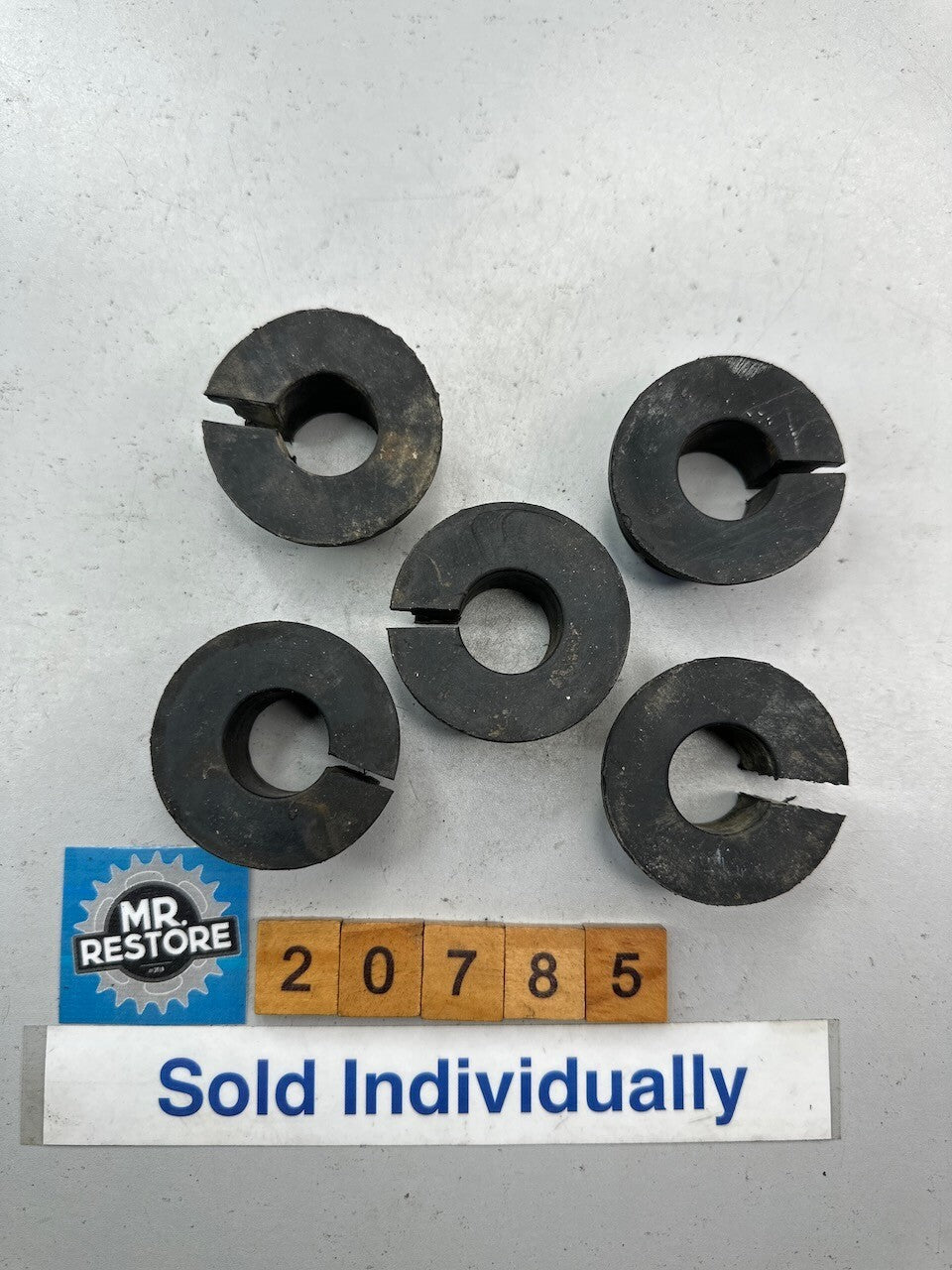 Yamaha SRX250 FZ600 TDR125 TZR125 TRZ50 Fuel Tank Locating Damper 46X-24181