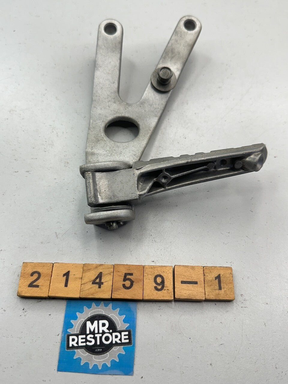 Yamaha TZR250 1KT 2MA Left Pillion Bracket & Footrest 1KT-2741L  1HX-27431