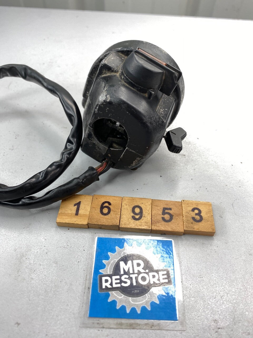 Yamaha SR500 SR400 R/H Handlebar Switch 2J3-83975-80-98