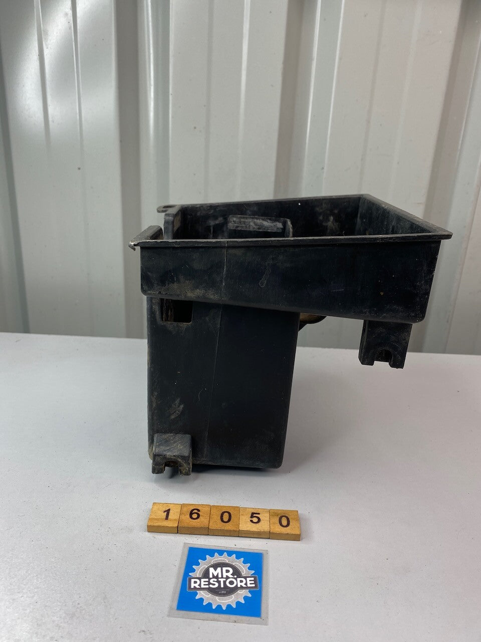 Kawasaki GPZ900 R ZX900 Battery Case Holder 32097-1102
