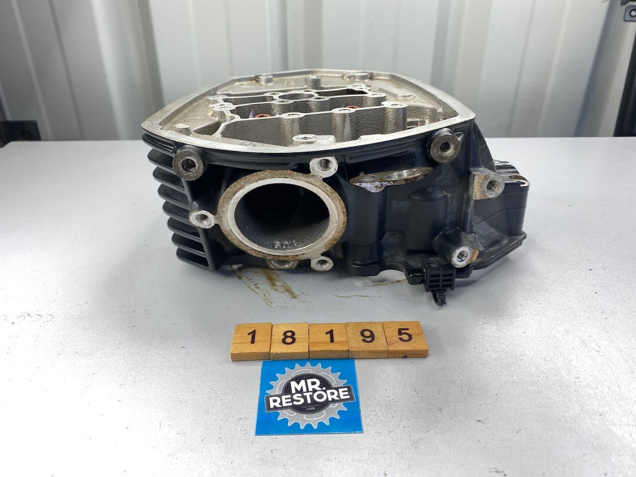 BMW R1200GS R/H Cylinder Head 7723604