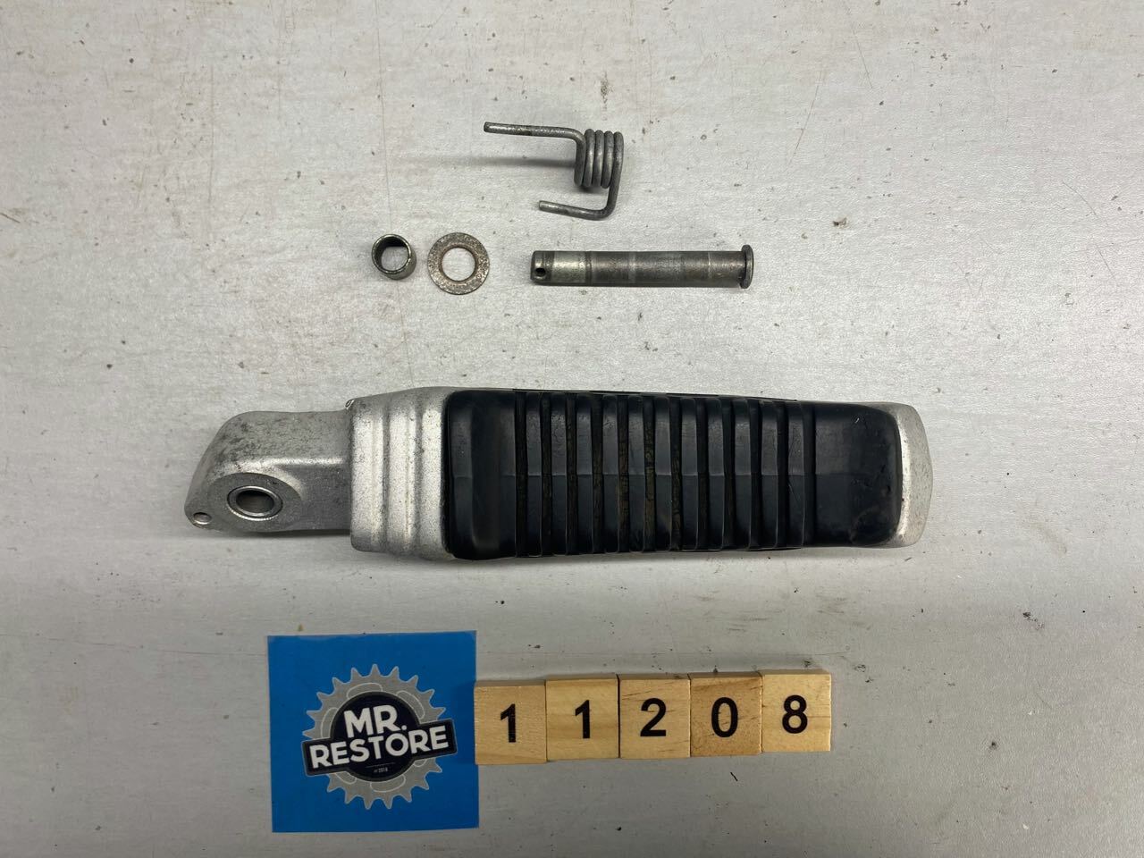 Suzuki GSX250FW Left Hand Footrest & Parts 