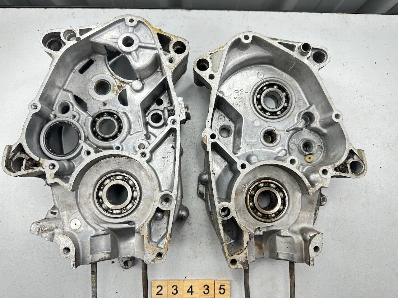Yamaha V70 U7E Crankcases 298-15111-01  298-15121-01