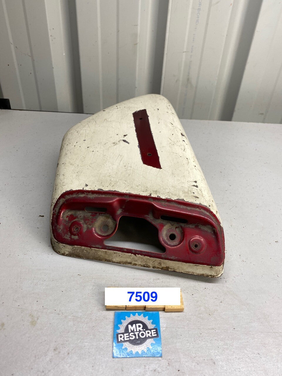 Yamaha TX750 Right Hand Side Panel