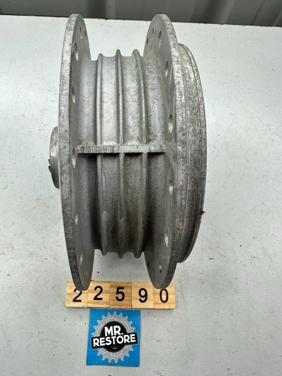 Yamaha L2 100 YG1 MG1 MJ2 Front Wheel Hub 102-25111-01