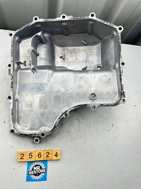 Honda CBR900RR Fireblade 2000-2003 Oil Pan Sump 11210-MCJ-000