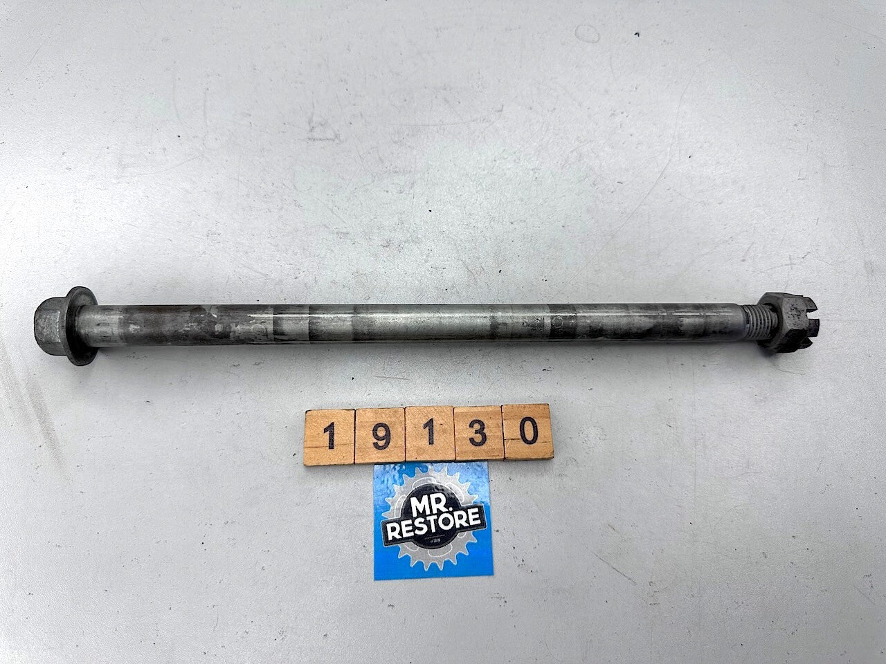 Yamaha RZ250 RZ350 RD250LC RD350LC YPVS Rear Wheel Pivot Axle & Nut 29L-25381