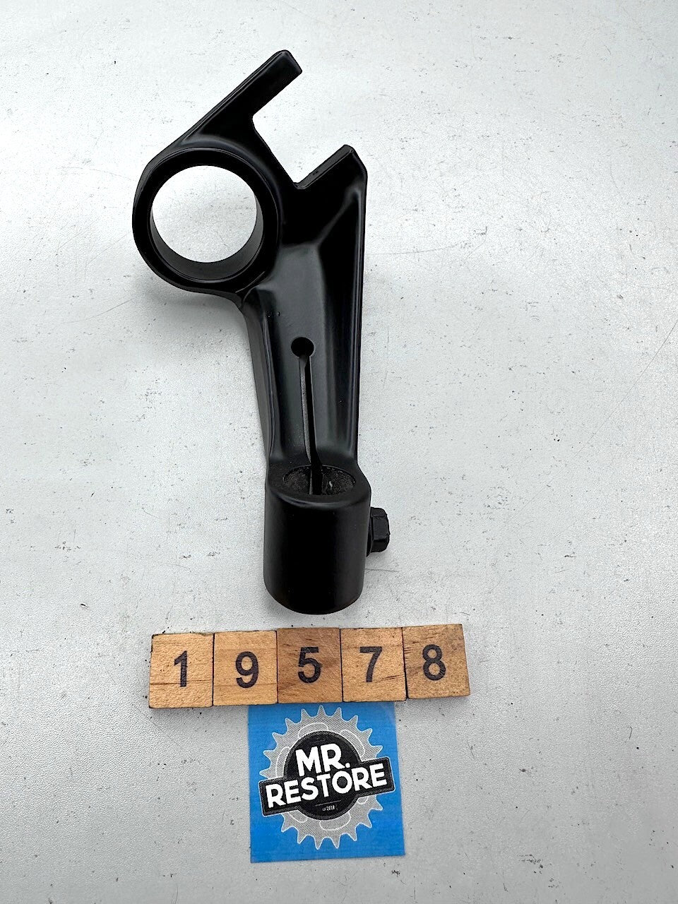 Kawasaki GPZ1100 "81/82" GPZ750 "82" L/H Handlebar Holder - Repainted 46012-1020