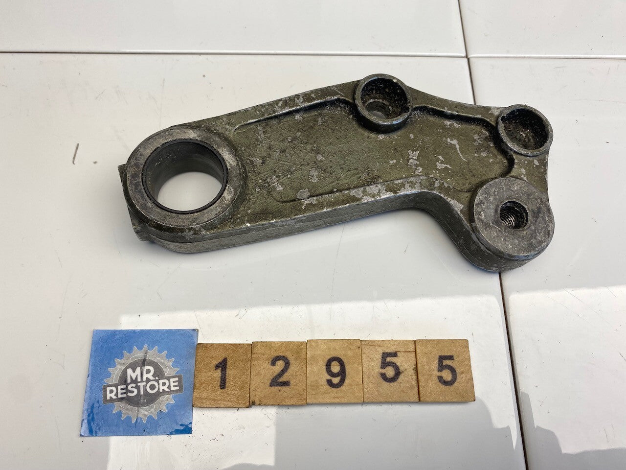 Kawasaki GPZ900R ZX900 Rear Brake Caliper Holder 43044-1060