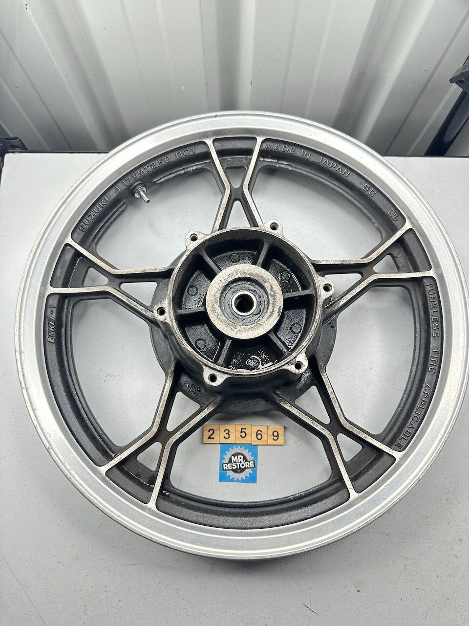 Suzuki GS1100 GS850 GS650 Rear Wheel 17x2.5  64100-49810-291