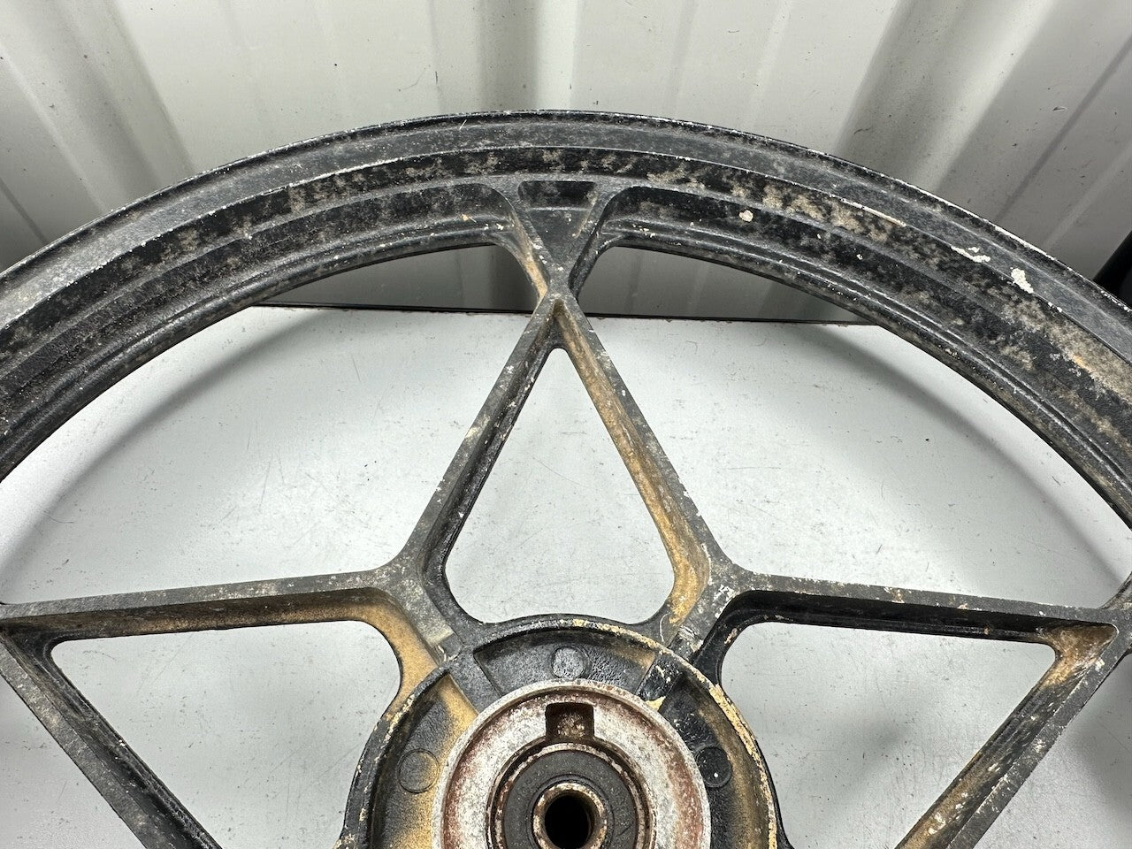 Suzuki Classic Vintage Rear Wheel (GS ? GT200 ? GSX ?) 18x1.60 (Dated Sep 1982)