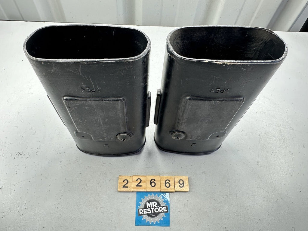 Kawasaki ZX750 ZX7R 1996-03 Pair of Air Box Cleaner Ducts 14073-1645 14073-1646