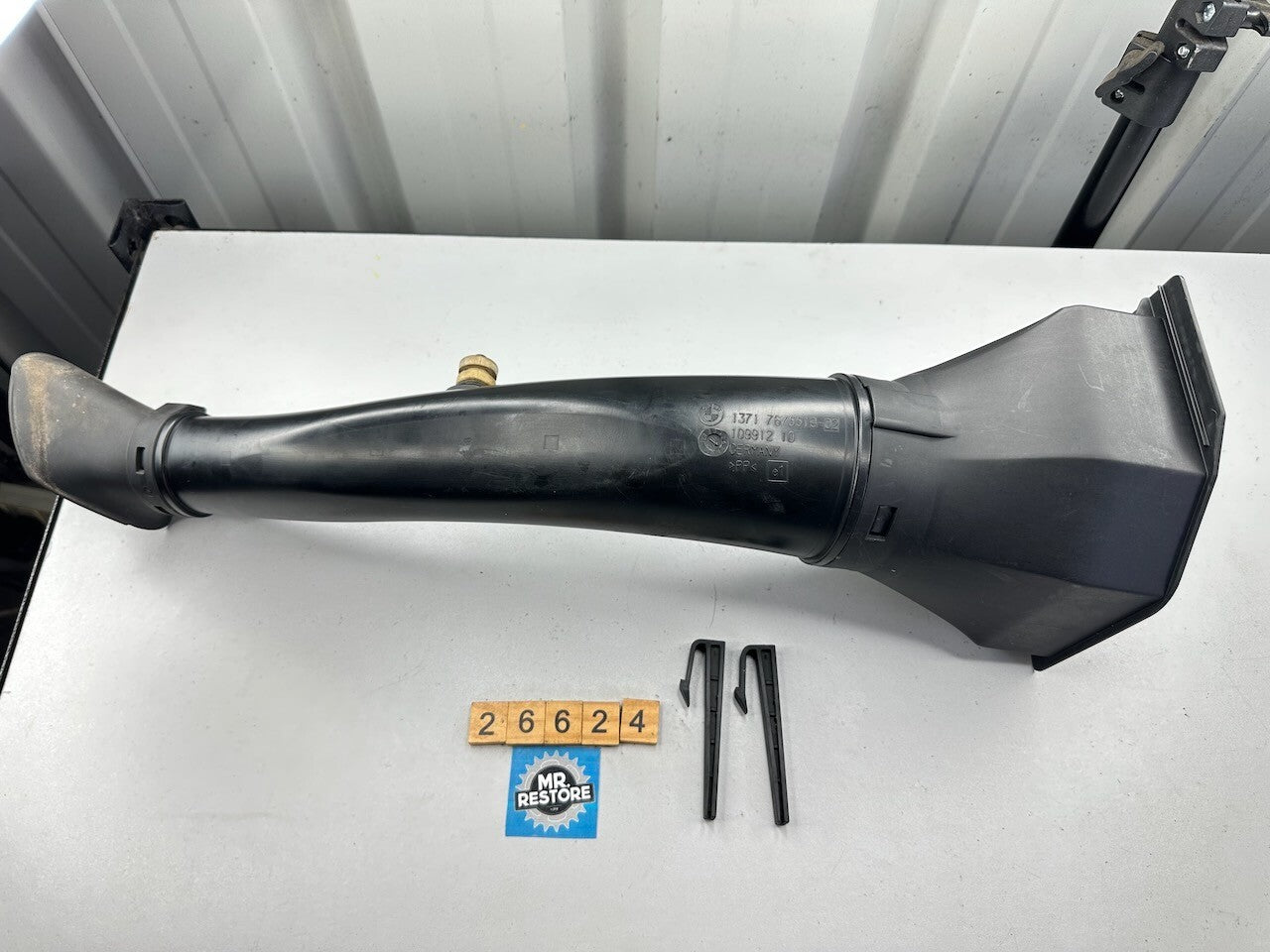 BMW K1200S '03-08' Left Air Box Intake Inlet Manifold & Latch Strikers