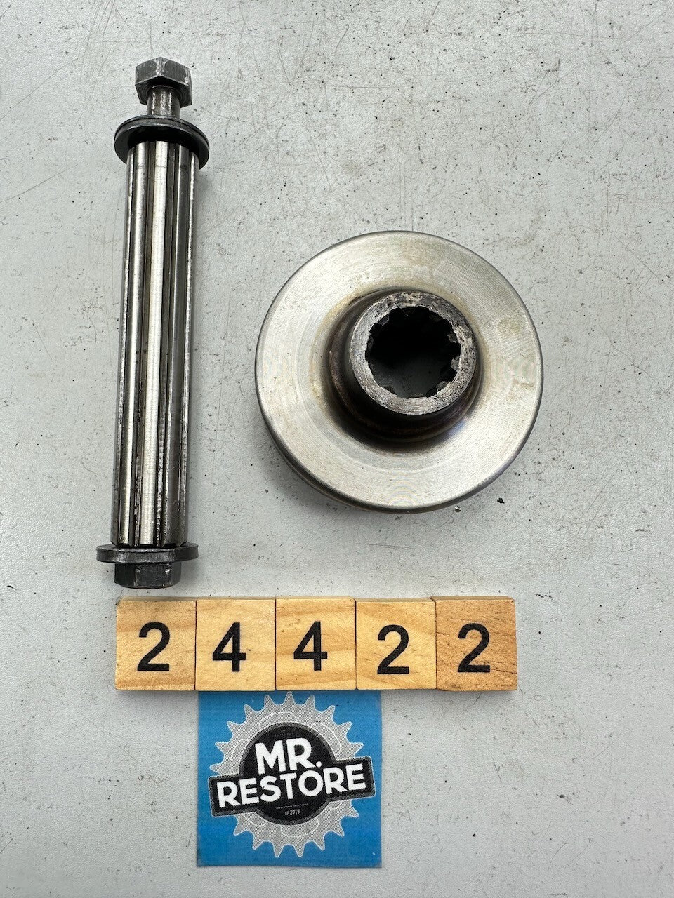 Triumph Daytona Speed Triple Sprint Trident Tiger Trophy Housing, Shaft & Bolts