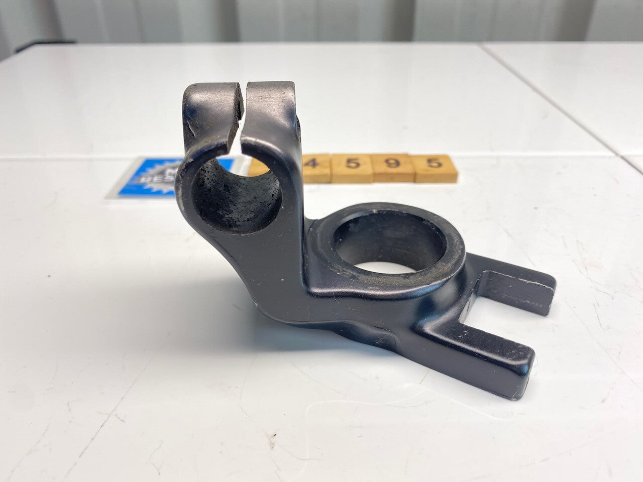 Kawasaki GPZ1100 ZX R/H Handlebar Mount 32mm