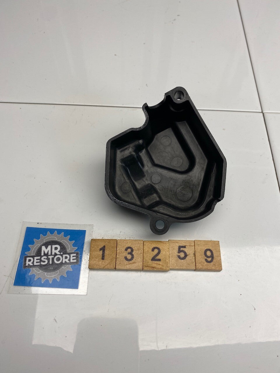 Yamaha TZR250 1986-88 1KT 2MA TDR250 Oil Pump Cover OEM - 1KT-15416-00