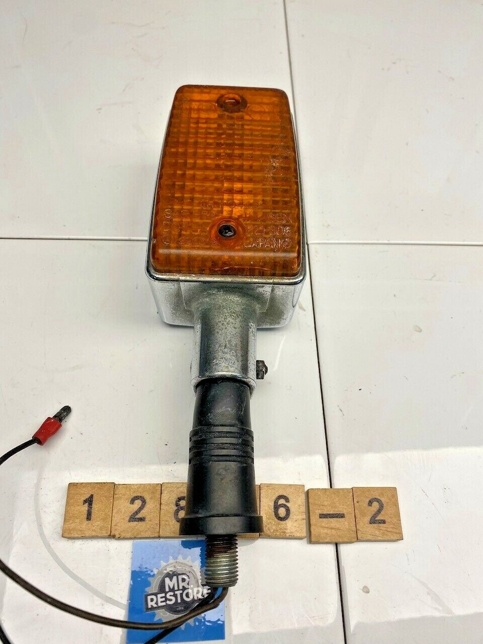 Yamaha XJ650 XJ750 XJ900 FJ1100 XZ550 OEM Indicator & Mount (tested)