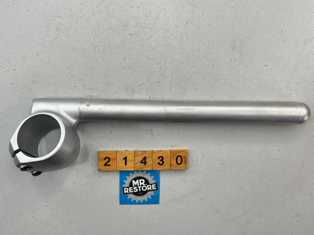 Yamaha TZR250 1KT 2MA R/H Handlebar 1KT-26122-00 (painted)