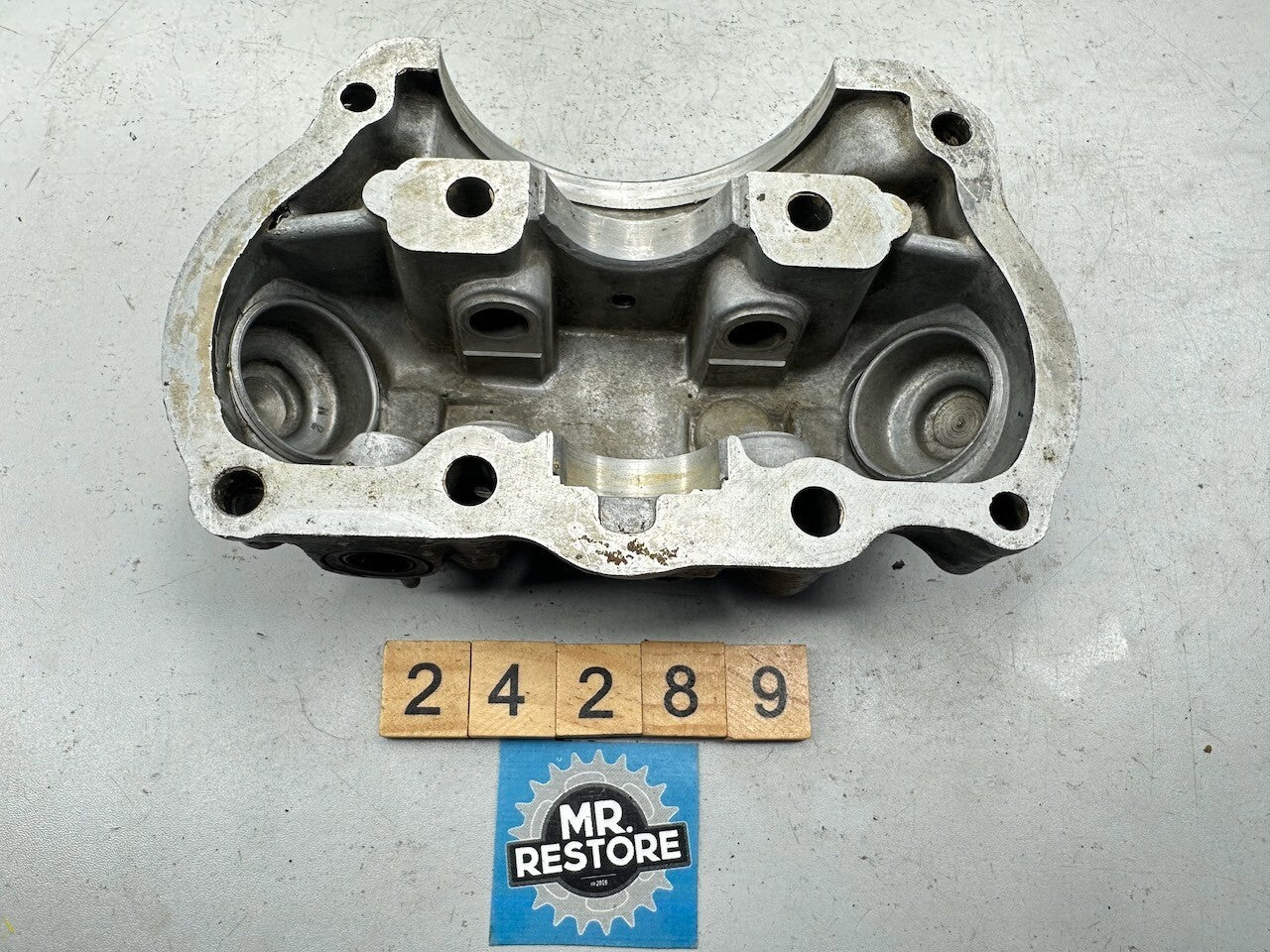 Honda XL200 XL185 XR185 Cylinder Head Cover 12000-427-305