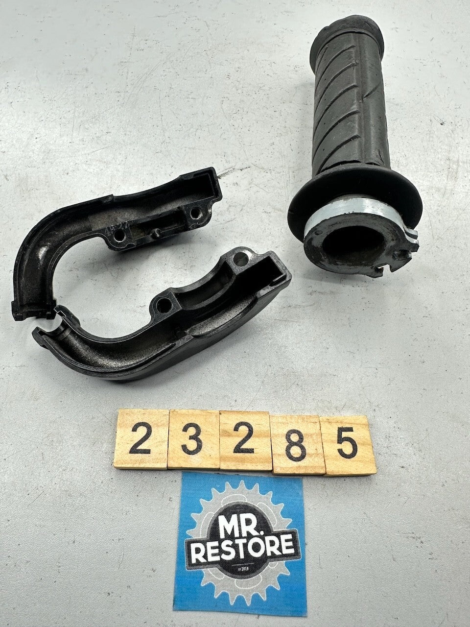 Kawasaki ZX ZR Many Models Throttle Tube & Housing 32099-1193  46019-1095
