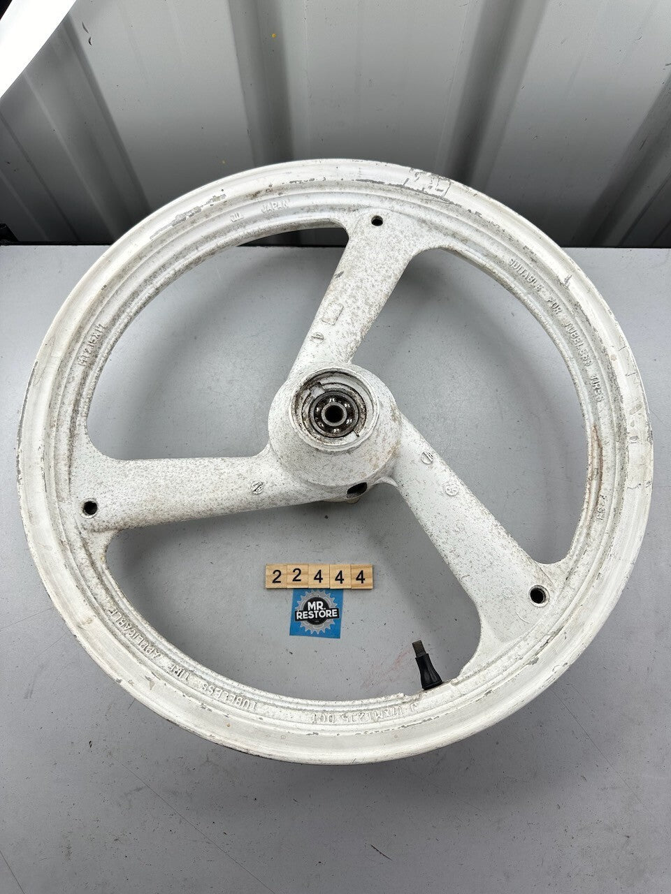 Yamaha TZR250 1KT 2MA Front Wheel 17 x 2.15 (F-33)