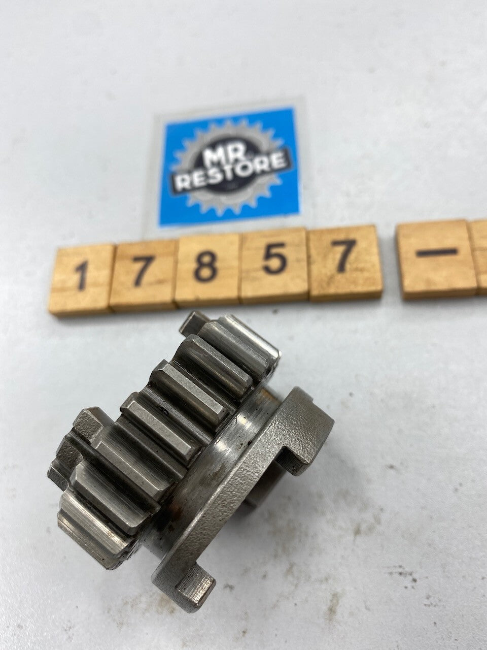 Yamaha SR500 SR400 XT500 TT500 Transmission 5th Wheel Gear 583-17251-01