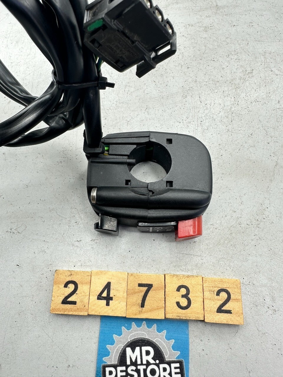 BMW G650GS 2010-16  Right Handlebar Combination Switch 61318549088