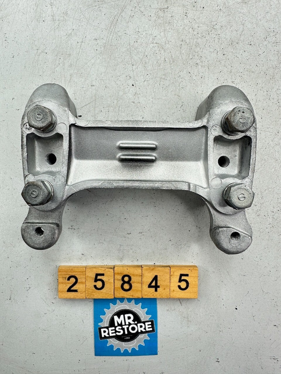 Honda CB250N CB400N Lower Handlebar Clamp